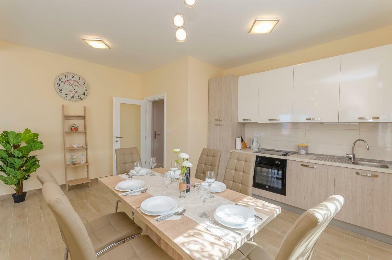 Luxury And Sea View Apartment Brodarica (Sibenik-Knin)